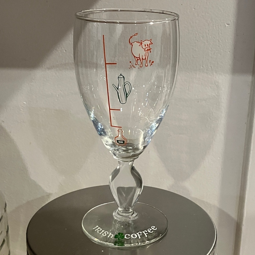 Irish coffee glass with measurements to make the drink / Clear Glass Coffee
